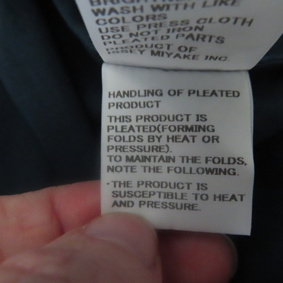 ISSEY MIYAKE Asymmetric pleated cape & button up sz 2 green - Picture 8 of 8